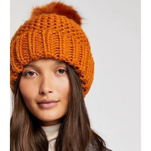Free People lined rust orange chunky knit pom beanie - Picture 1 of 4